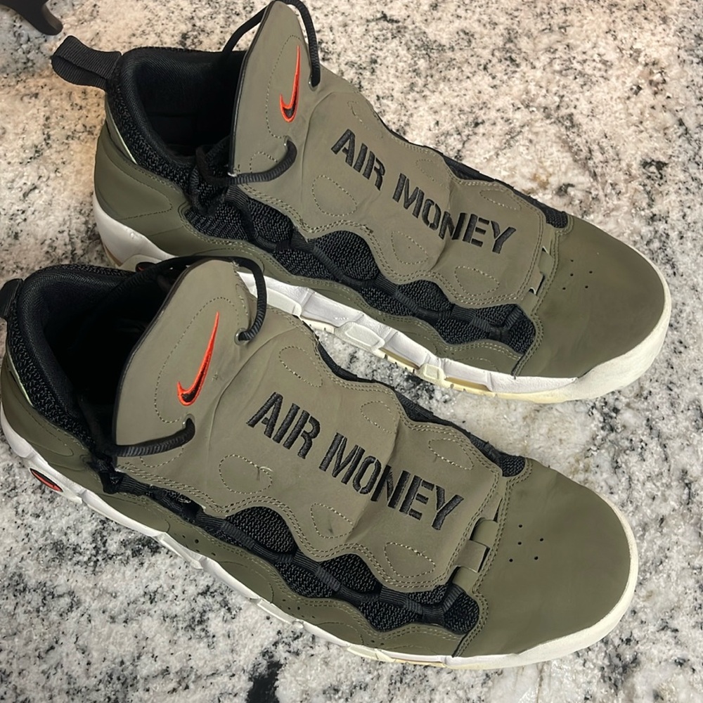 Rare size 15 Air Money